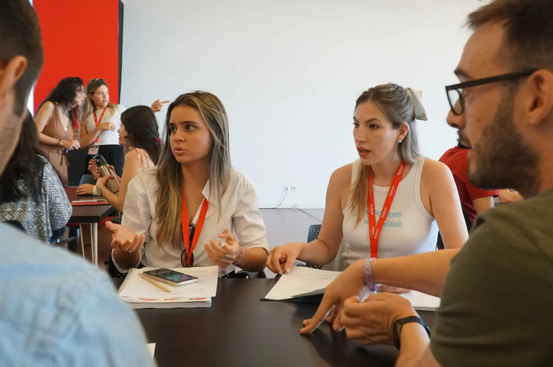 Así impulsamos el emprendimiento femenino en Santander X Explorer